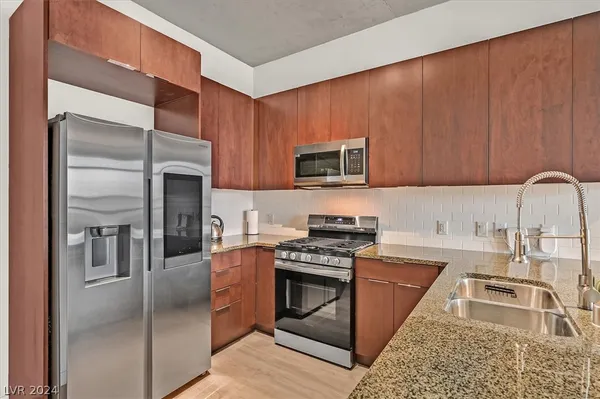 $3,000 | 353 East Bonneville Avenue, Unit 303, Las Vegas, NV 89101