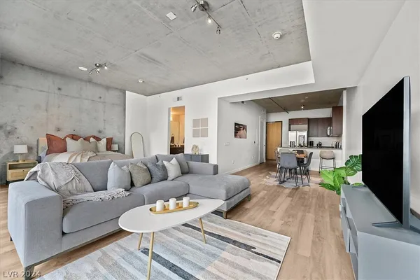 $3,000 | 353 East Bonneville Avenue, Unit 303, Las Vegas, NV 89101