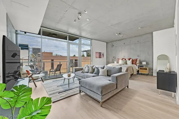 $3,000 | 353 East Bonneville Avenue, Unit 303, Las Vegas, NV 89101