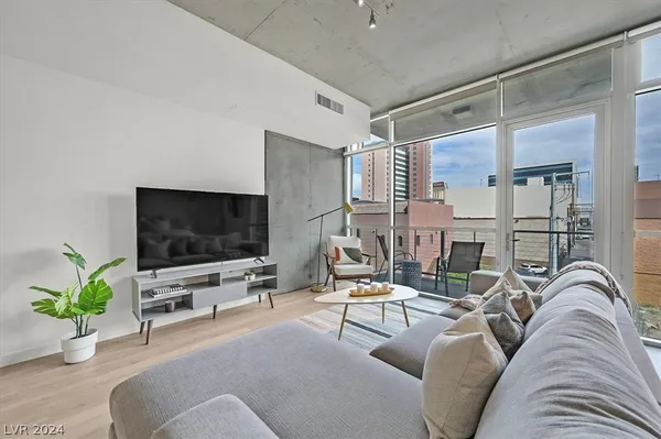 $3,000 | 353 East Bonneville Avenue, Unit 303, Las Vegas, NV 89101