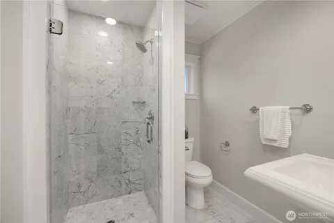 $1,250,000 | 525 West Prospect Street, Unit A, Seattle, WA 98119