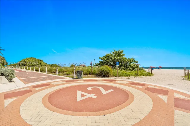 $6,000 | 4201 Collins Avenue, Unit 701, Miami Beach, FL 33140