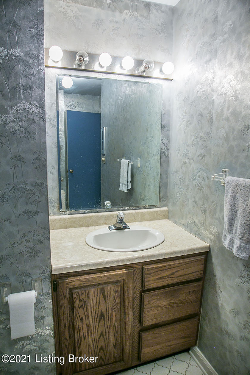 1310 Cherokee Road, Unit B2 Louisville, KY 40204 - Photo 18 of 20 36