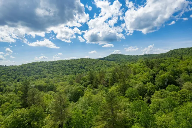 $399,000 | 230 Taylor Valley Road, Strafford, VT 05072