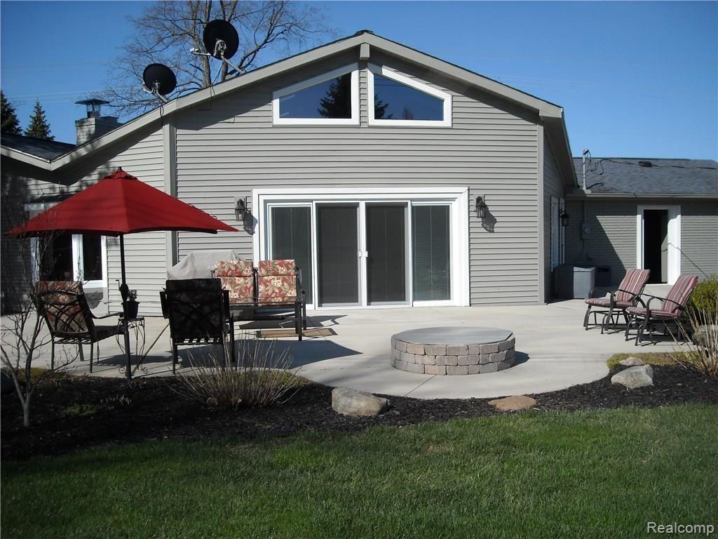 2133 South Lapeer Road Lapeer, MI 48446 - Photo 2 of 35 DSCN1003.JPG