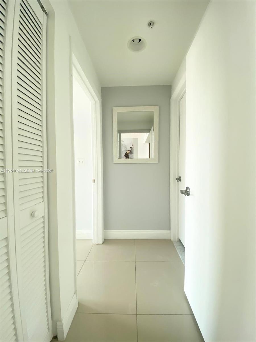 244 Biscayne Boulevard, Unit 1605 Miami, FL 33132 - Photo 17 of 48 a view of an empty room
