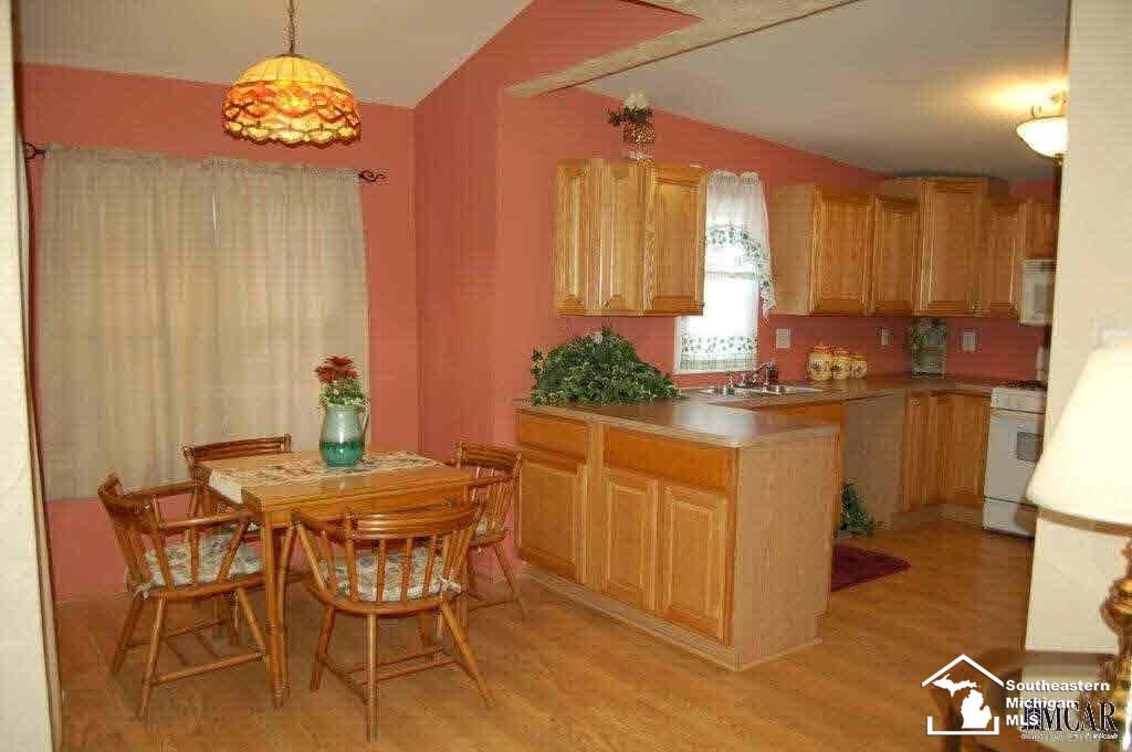 6929 Summerfield Road Temperance, MI 48182 - Photo 7 of 23 21250220-6.JPG