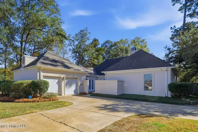 $265,000 | 1547 Brecon Drive, Jackson, MS 39211