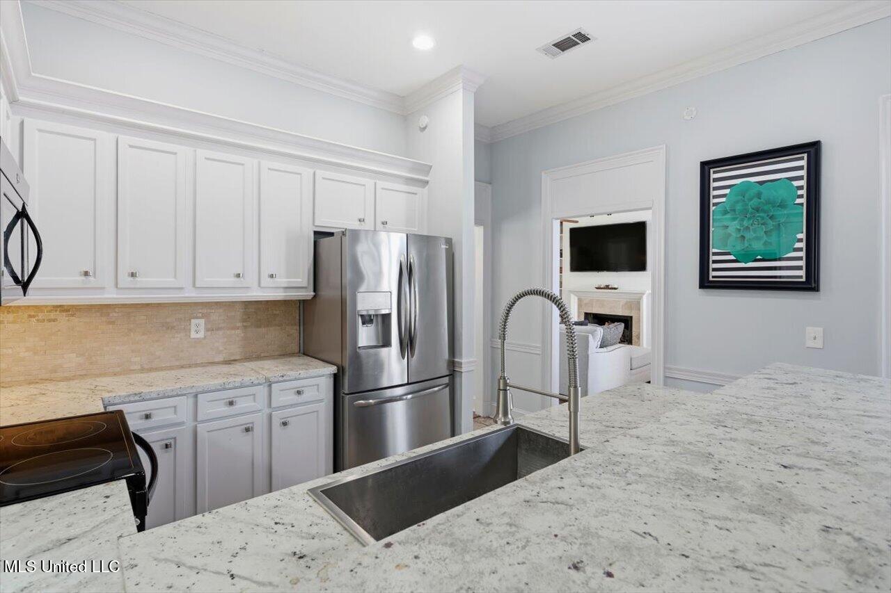 1547 Brecon Drive Jackson, MS 39211 - Photo 7 of 23 Kitchen