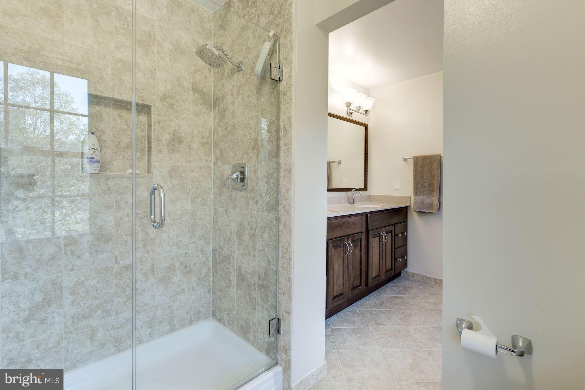 4628 4th Road North Arlington, VA 22203 - Photo 17 of 29 Bath (Master)