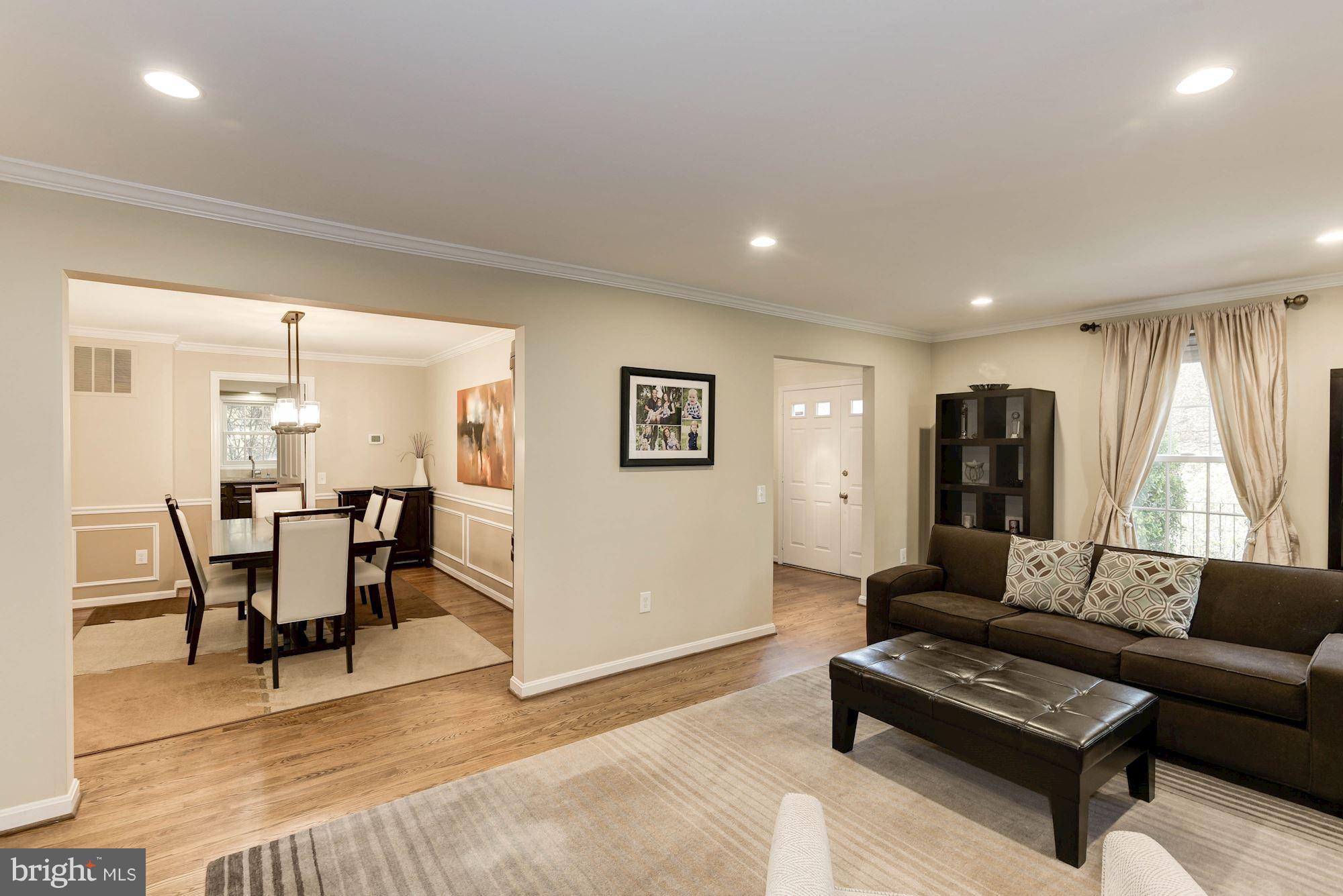 4628 4th Road North Arlington, VA 22203 - Photo 7 of 29 Living Room