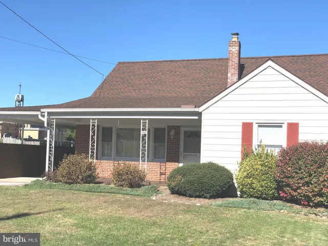 a view of a house with a outdoor space