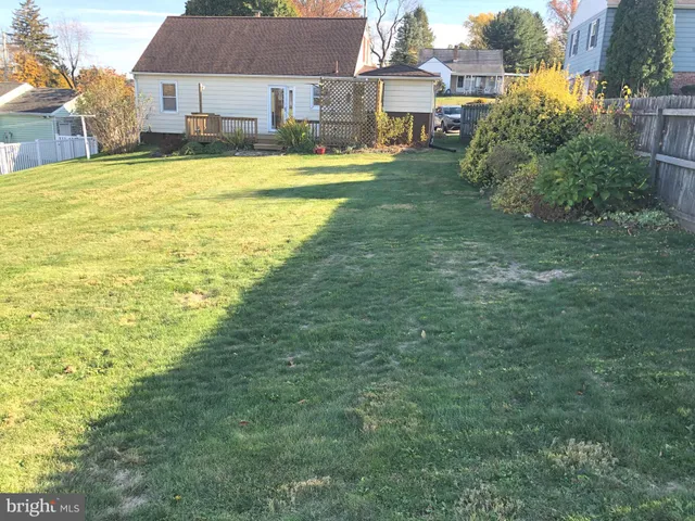 $275,000 | 59 East Crestlyn Drive, York, PA 17402