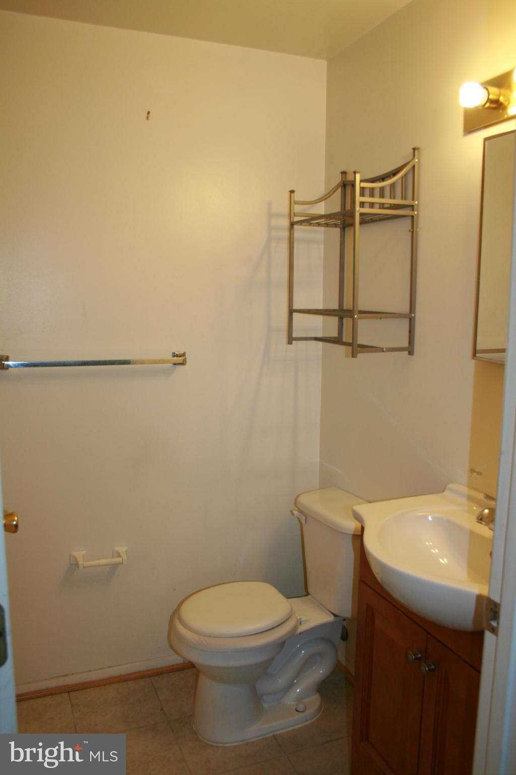19625 Gunners Branch Road, Unit A Germantown, MD 20876 - Photo 5 of 8 Bath (Master)