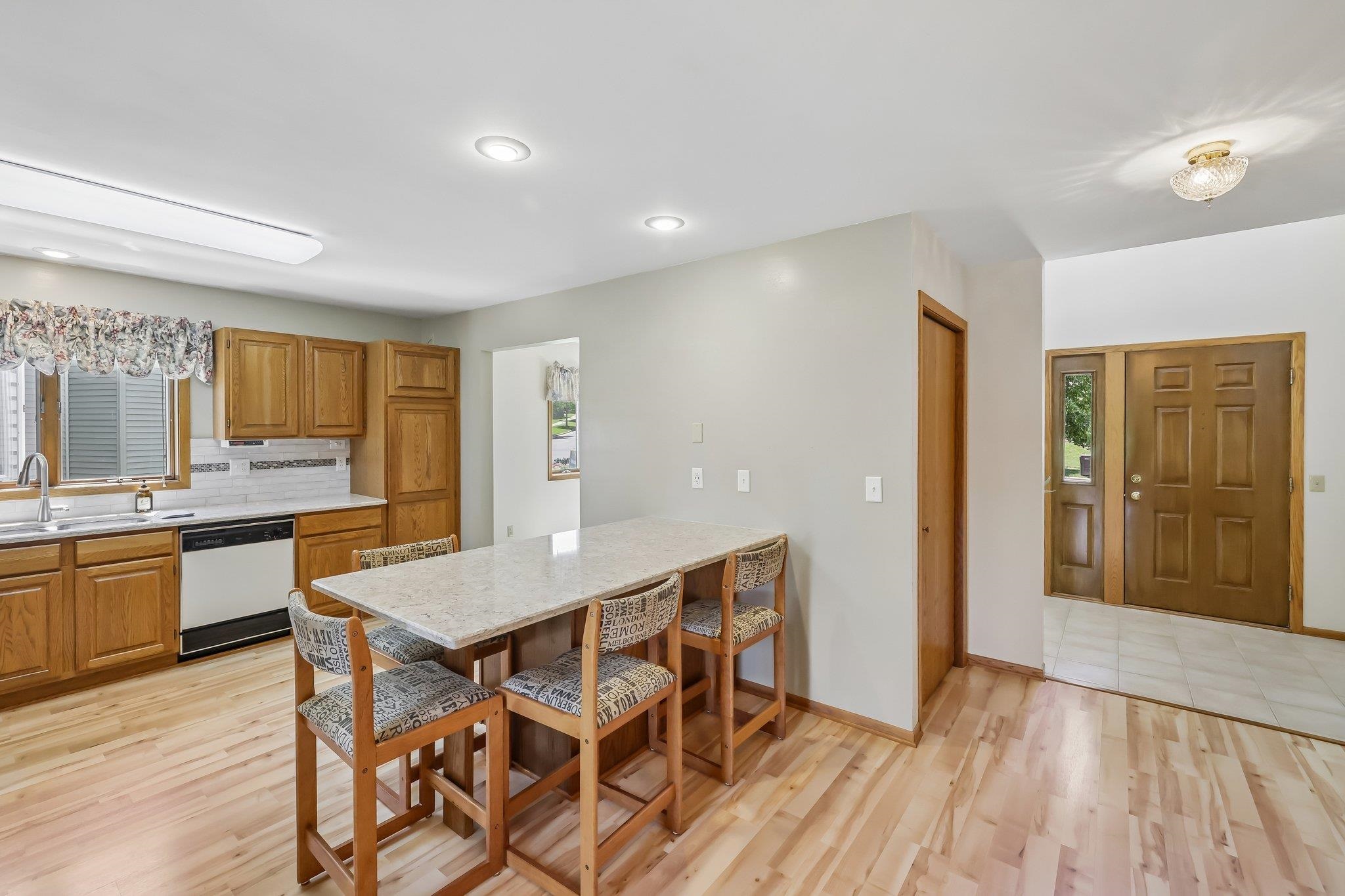 7100 Spring Hill Drive Middleton, WI 53562 - Photo 14 of 57