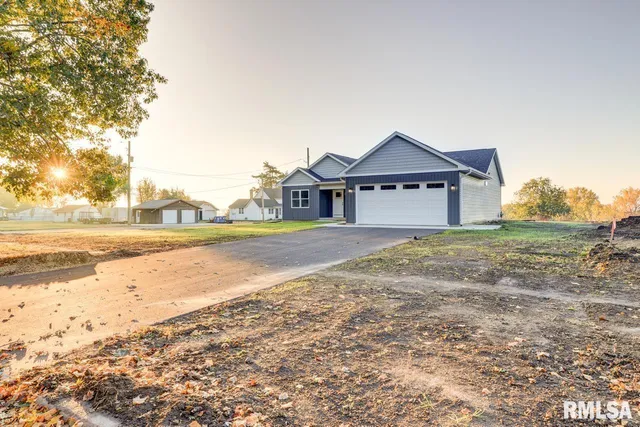 $369,000 | 1024 11th Avenue, Fulton, IL 61252