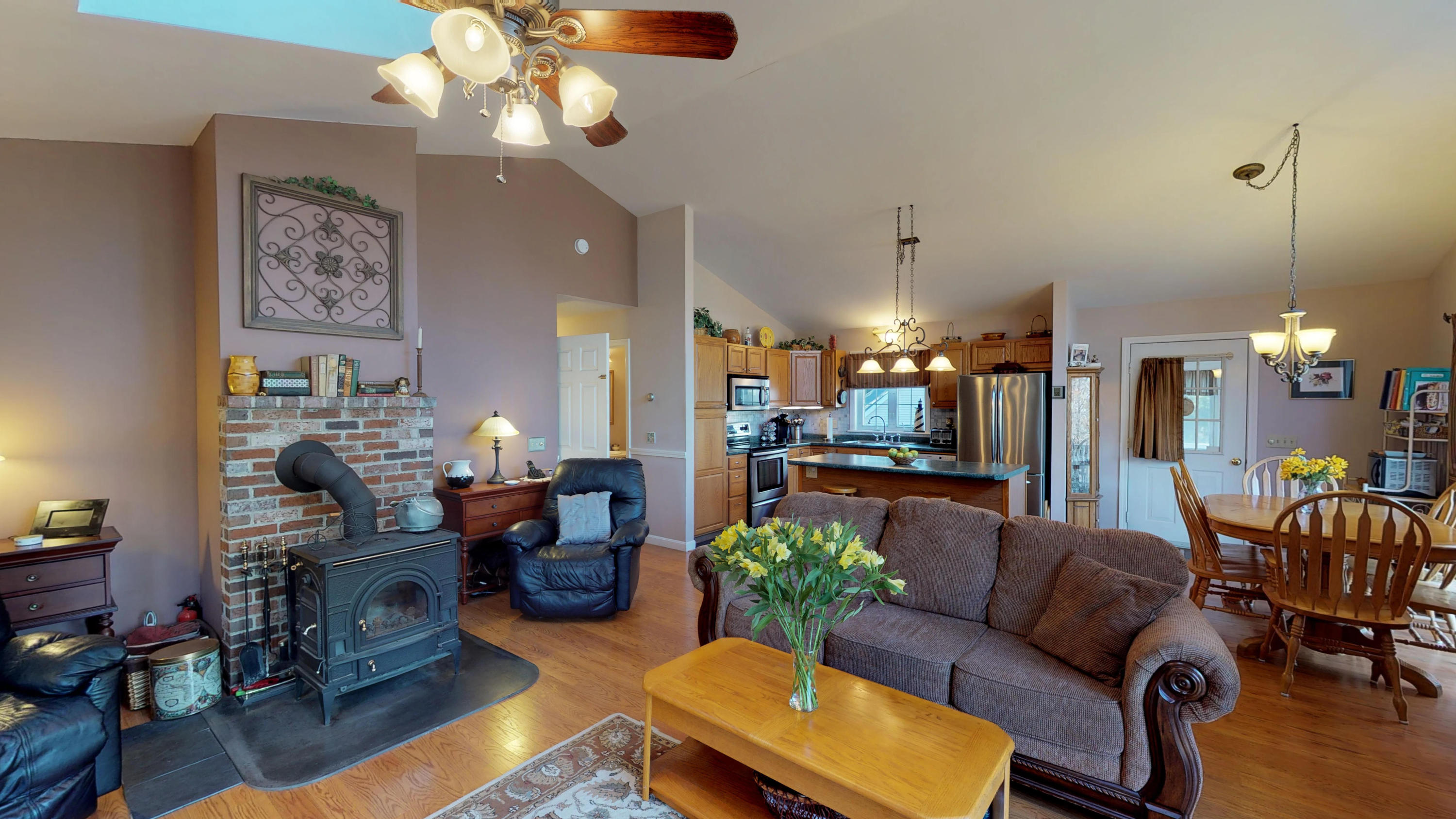 77 States Point Road St. George, ME 04860 - Photo 10 of 34 Living Room