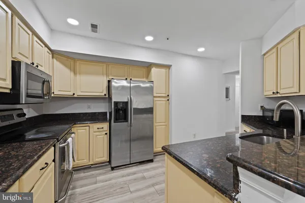 $314,900 | 4990 Dorsey Hall Drive, Unit B2, Ellicott City, MD 21042