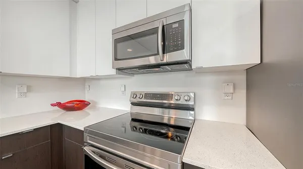 $530,000 | 1709 North Tamiami Trail, Unit 522, Sarasota, FL 34236