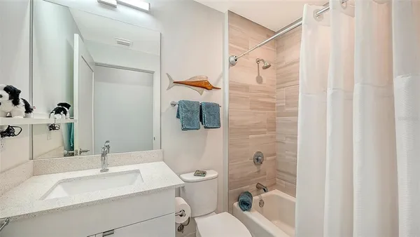 $530,000 | 1709 North Tamiami Trail, Unit 522, Sarasota, FL 34236