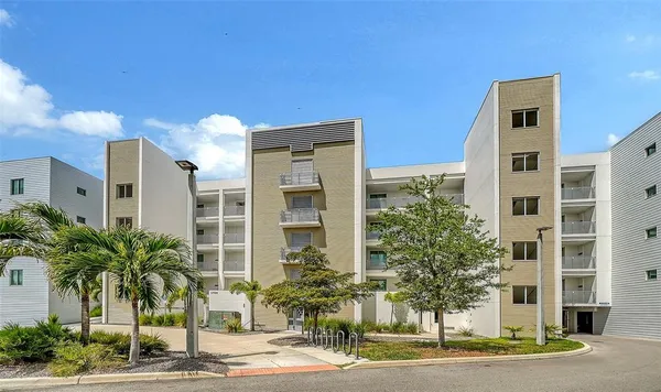 $530,000 | 1709 North Tamiami Trail, Unit 522, Sarasota, FL 34236