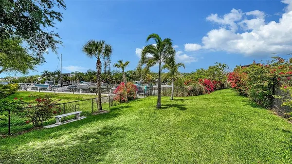 $530,000 | 1709 North Tamiami Trail, Unit 522, Sarasota, FL 34236