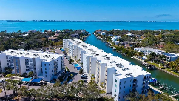 $530,000 | 1709 North Tamiami Trail, Unit 522, Sarasota, FL 34236
