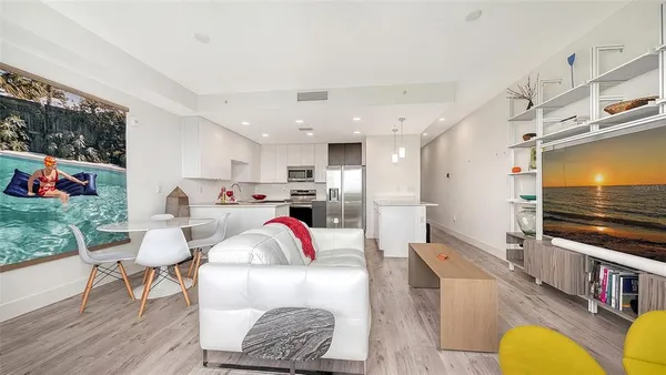 $530,000 | 1709 North Tamiami Trail, Unit 522, Sarasota, FL 34236