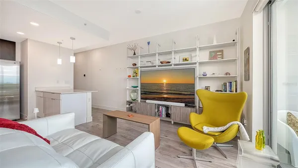 $530,000 | 1709 North Tamiami Trail, Unit 522, Sarasota, FL 34236