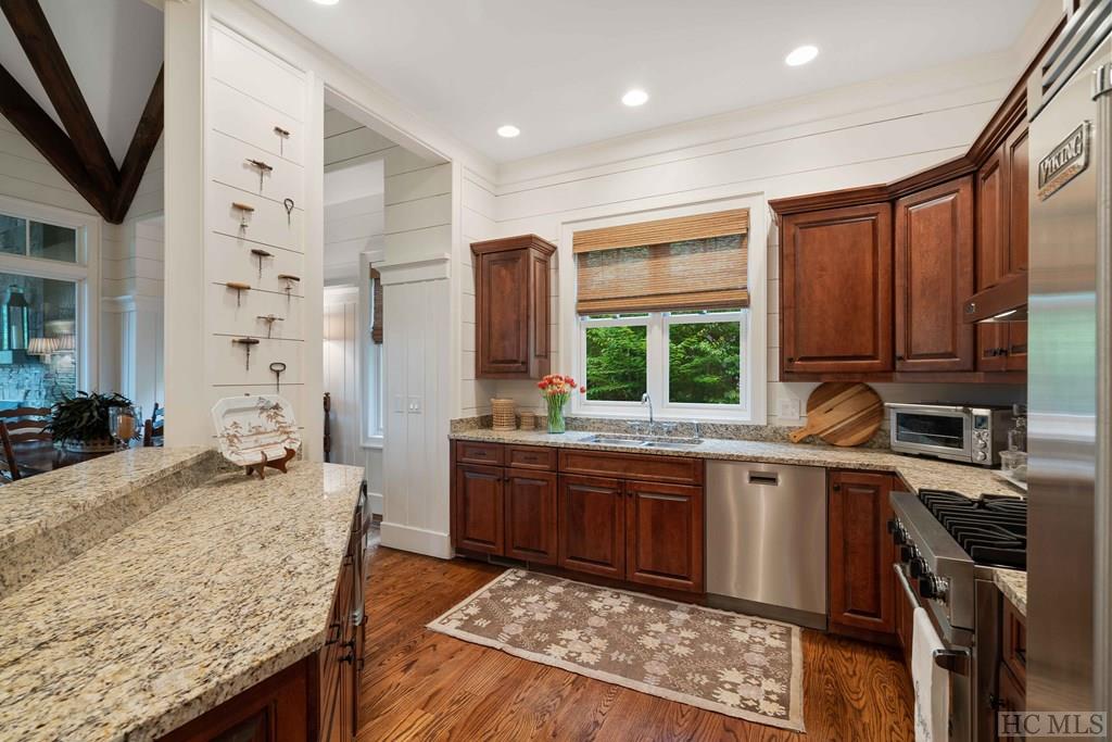 48 Hemlock Ridge Highlands, NC 28741 - Photo 9 of 30 Gallery Image 9