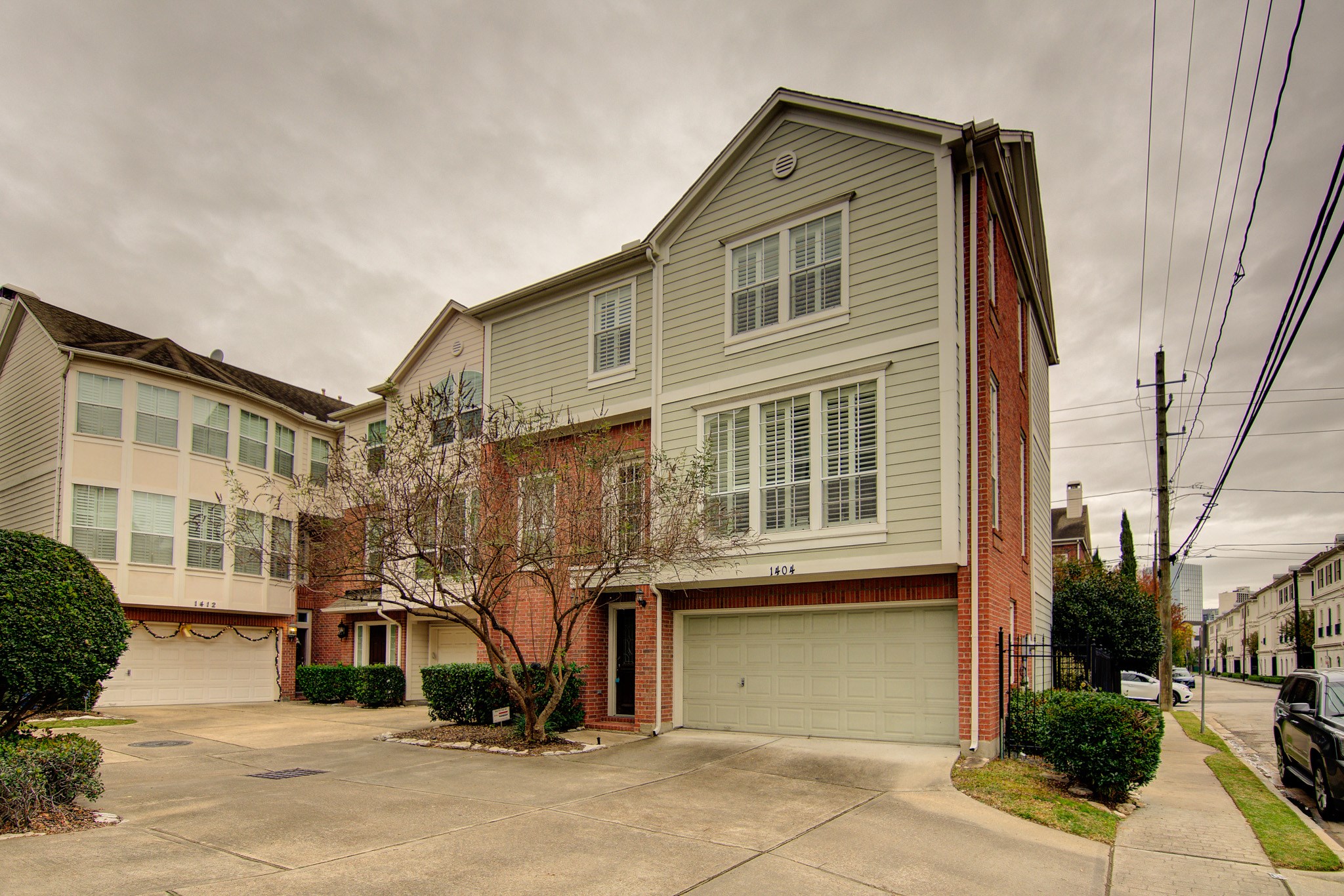 1408 West Webster Street Houston, TX 77019 - Photo 33 of 46 a front view of a building with street
