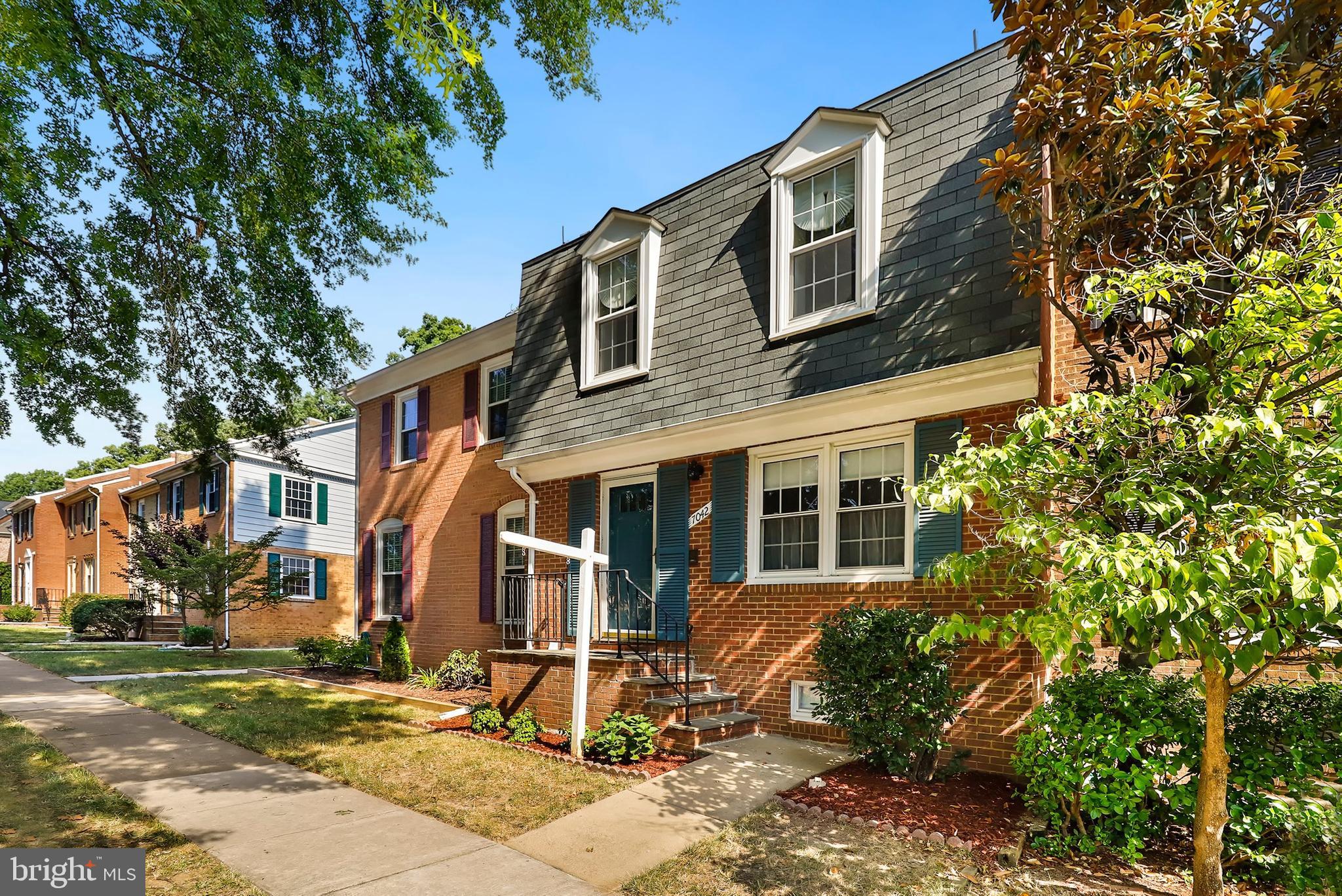 7042 Leestone Street Springfield, VA 22151 - Photo 2 of 43