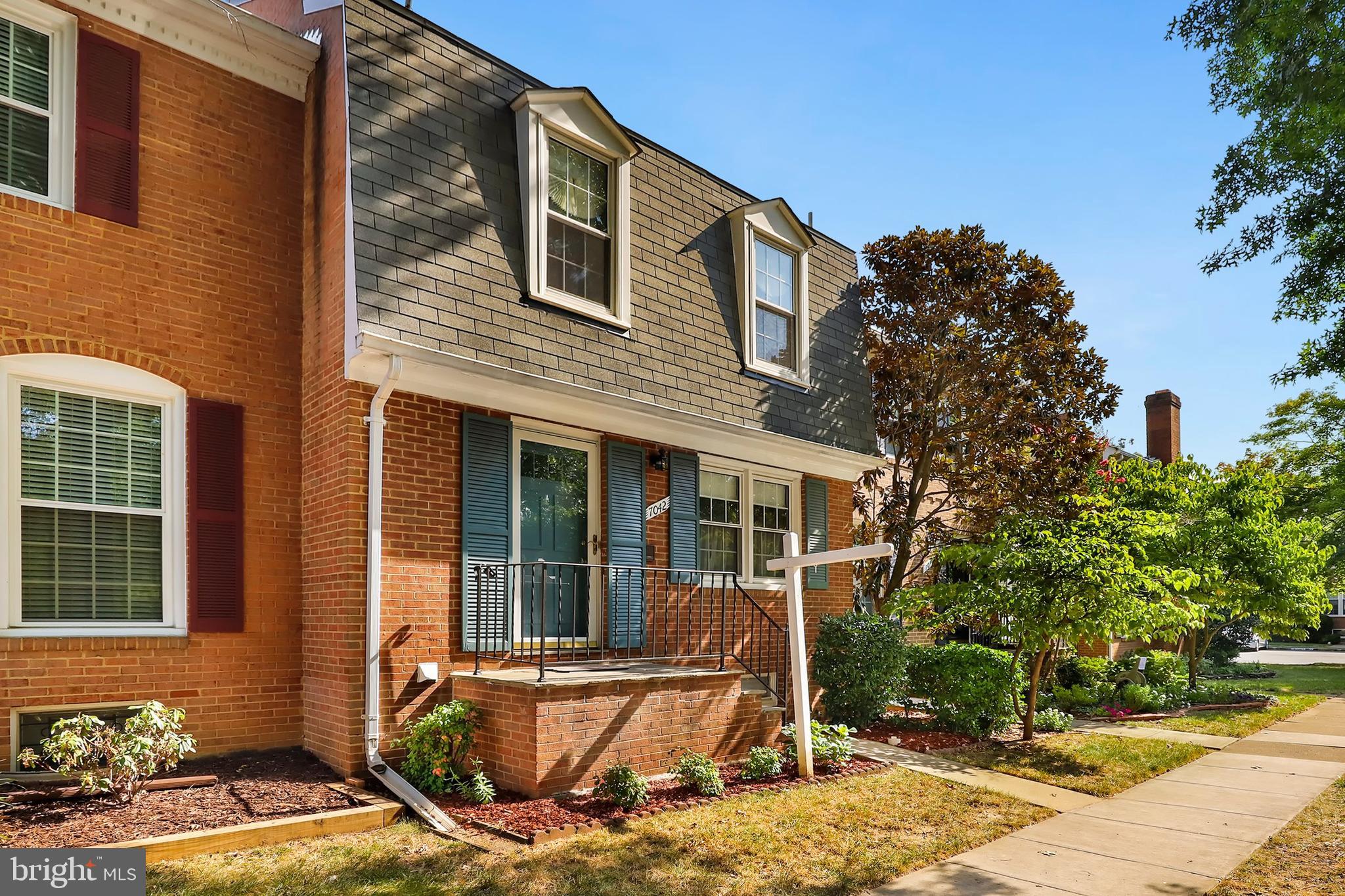7042 Leestone Street Springfield, VA 22151 - Photo 3 of 43