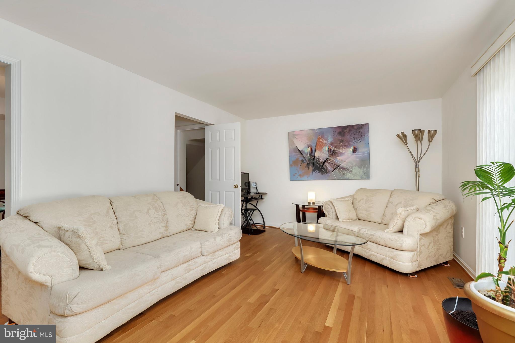 7042 Leestone Street Springfield, VA 22151 - Photo 6 of 43
