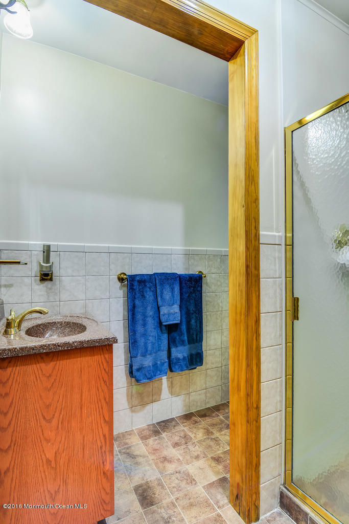 4 Stone Hill Road Allentown, NJ 08501 - Photo 18 of 27 017_Master Bathroom