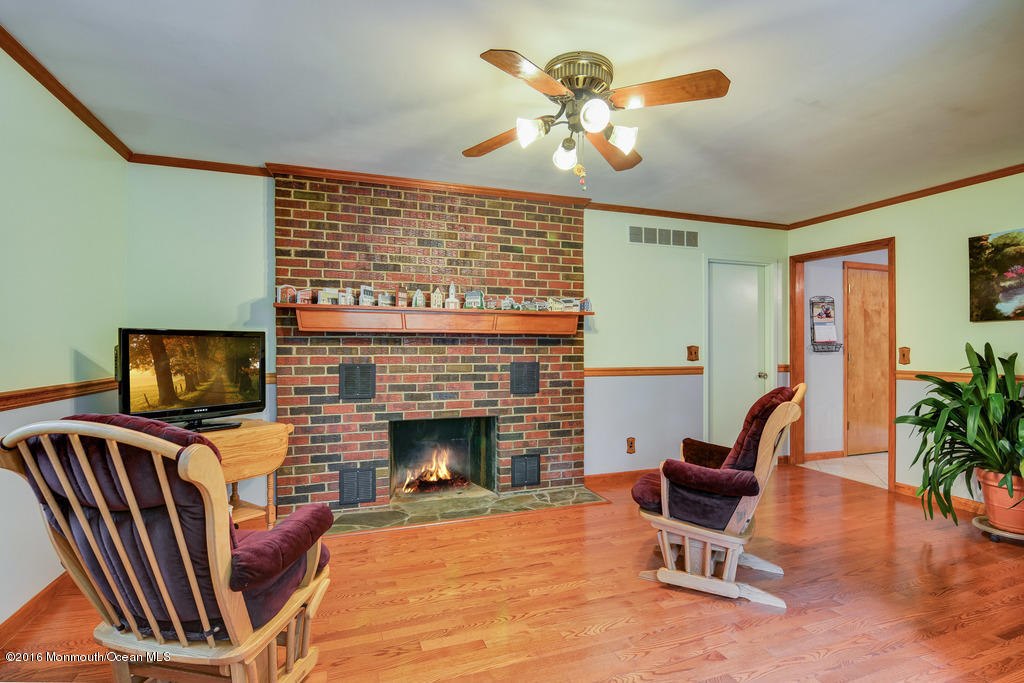 4 Stone Hill Road Allentown, NJ 08501 - Photo 4 of 27 010_Family Room