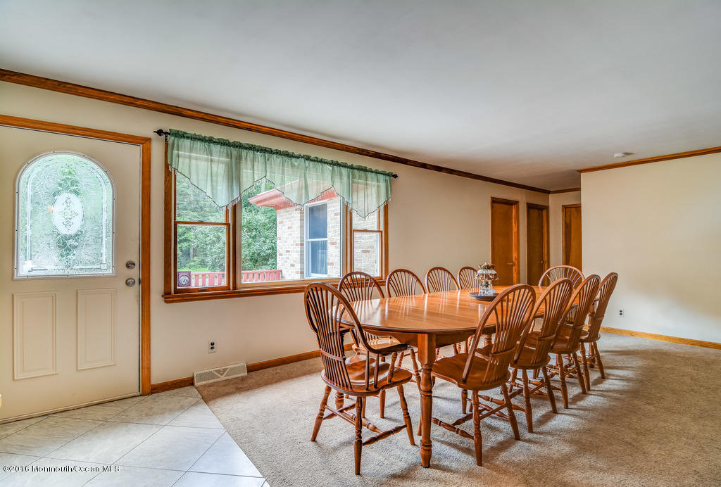4 Stone Hill Road Allentown, NJ 08501 - Photo 8 of 27 004_Living Room