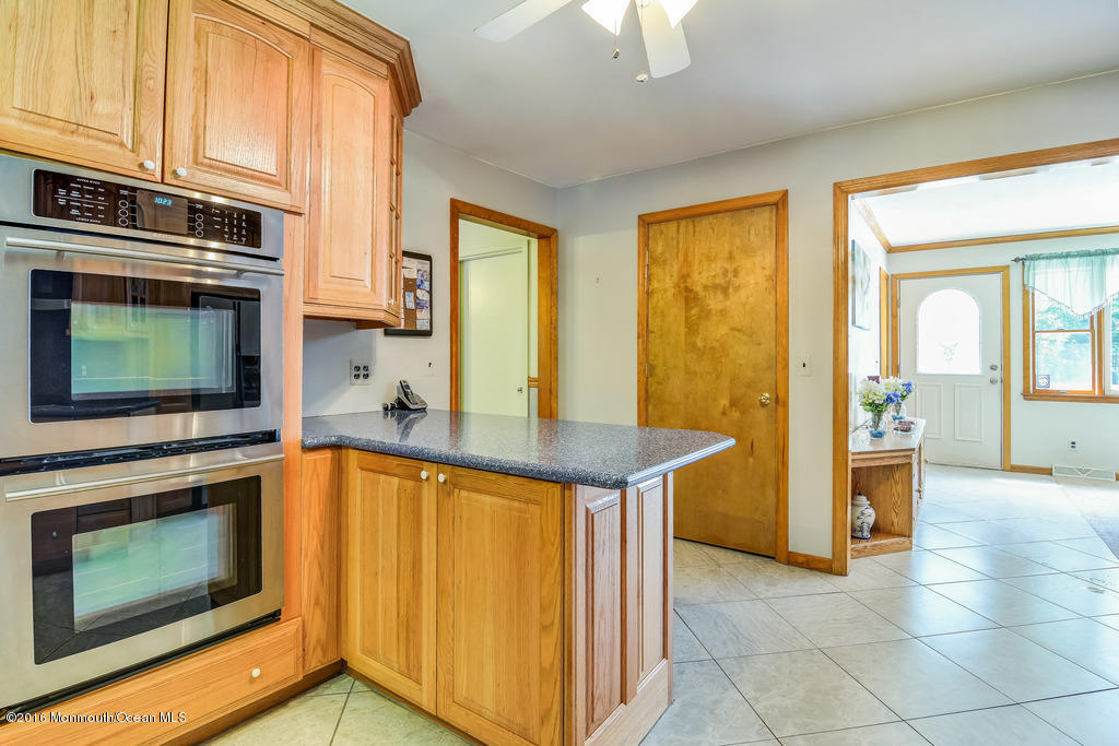 4 Stone Hill Road Allentown, NJ 08501 - Photo 10 of 27 008_Kitchen