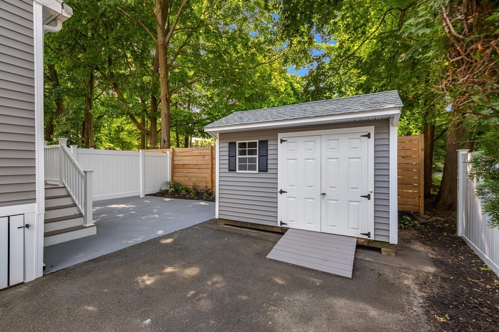 22 Park Street, Unit B Wakefield, MA 01880 - Photo 21 of 29