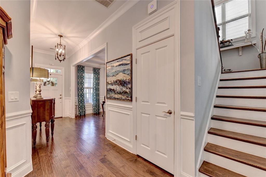 7220 Winthrop Road Alpharetta, GA 30005 - Photo 5 of 44 Gallery Image 5