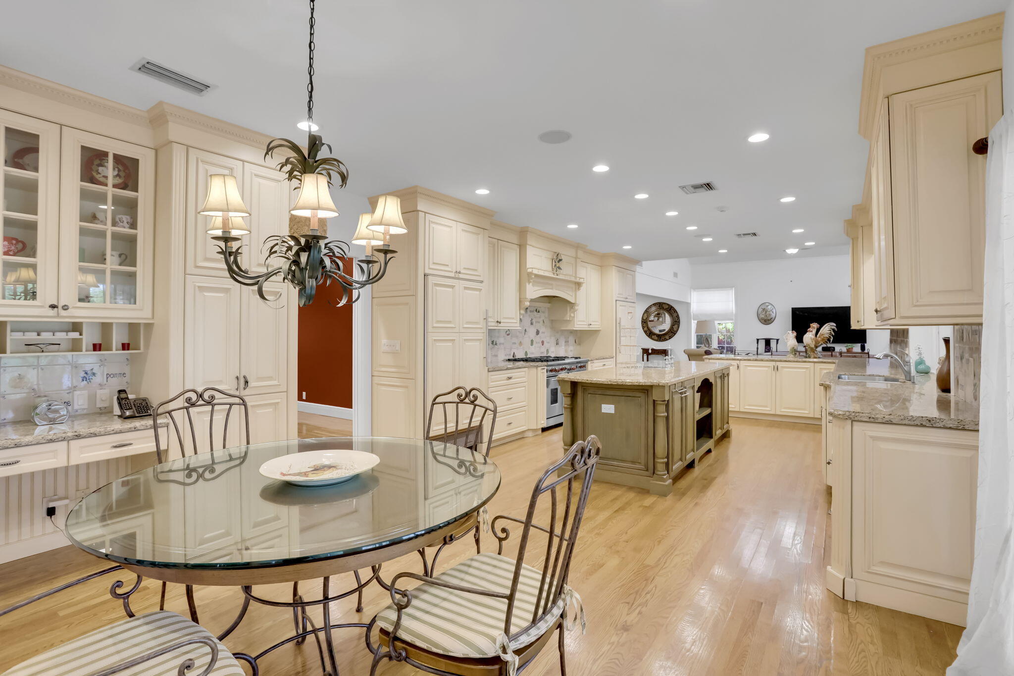 2883 Banyan Blvd Circle Northwest Boca Raton, FL 33431 - Photo 38 of 80 Kitchen eat in area and island