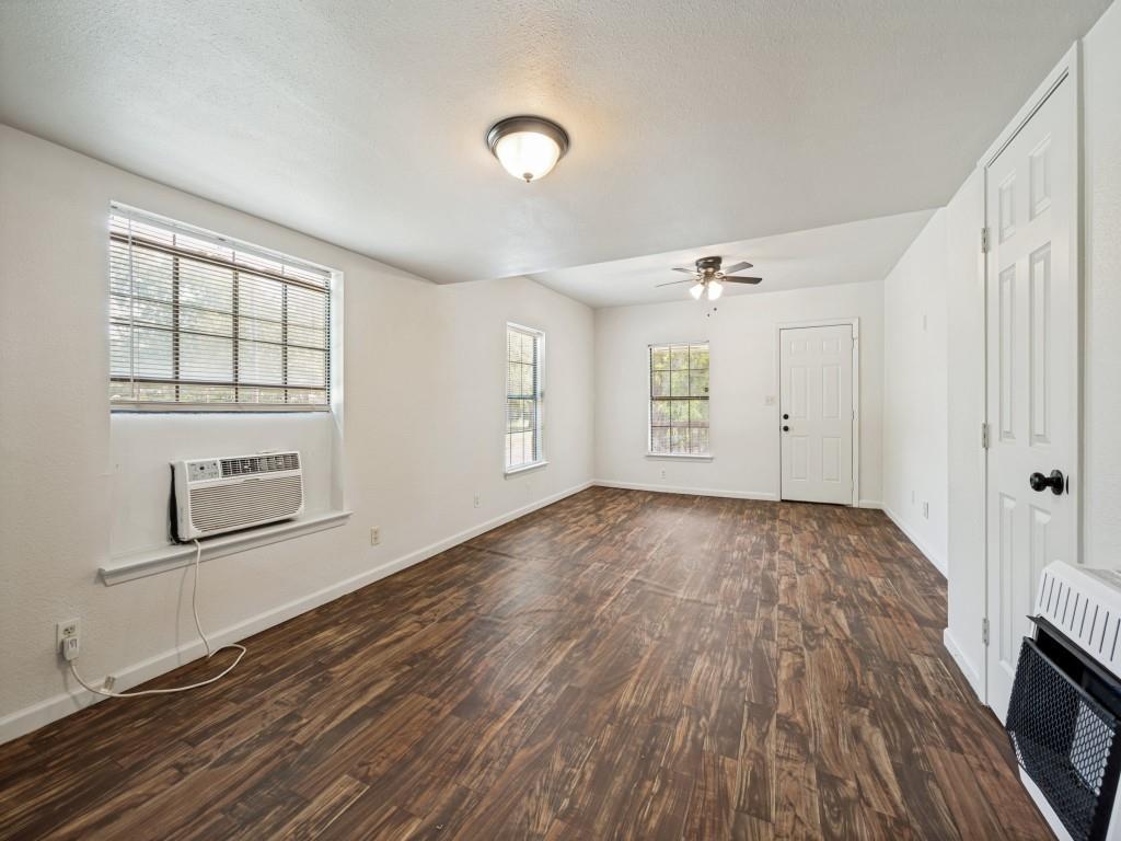 541 Denison Street Gainesville, TX 76240 - Photo 8 of 24 Gallery Image 8
