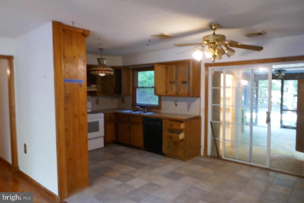 29180 Howell Point Road Trappe, MD 21673 - Photo 6 of 34