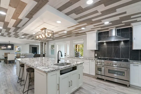 $499,999 | 636 Tunnel Street, Readsboro, VT 05350