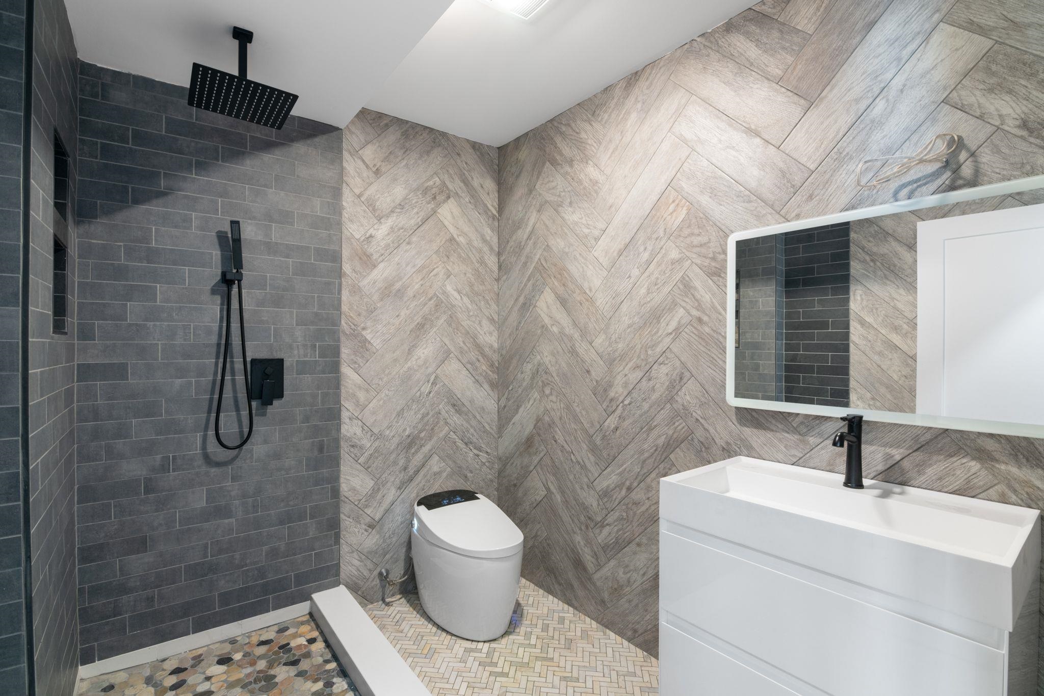 636 Tunnel Street Readsboro, VT 05350 - Photo 17 of 37