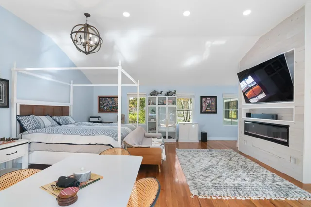 $529,999 | 636 Tunnel Street, Readsboro, VT 05350