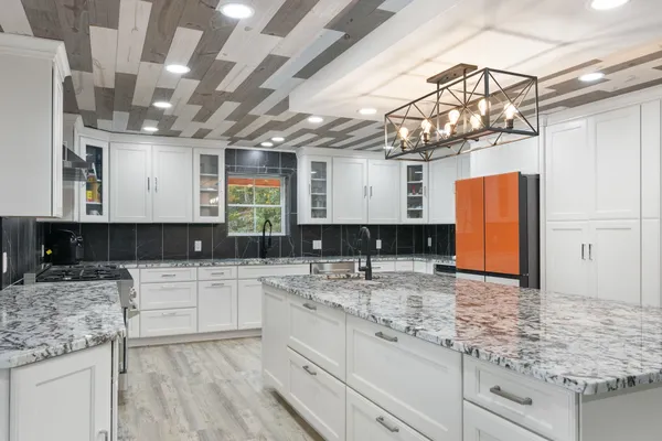 $499,999 | 636 Tunnel Street, Readsboro, VT 05350