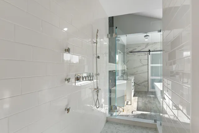 $529,999 | 636 Tunnel Street, Readsboro, VT 05350