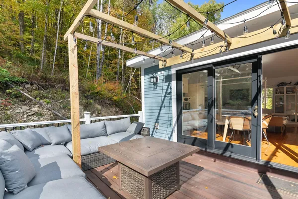 $499,999 | 636 Tunnel Street, Readsboro, VT 05350