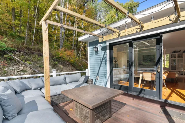 $529,999 | 636 Tunnel Street, Readsboro, VT 05350